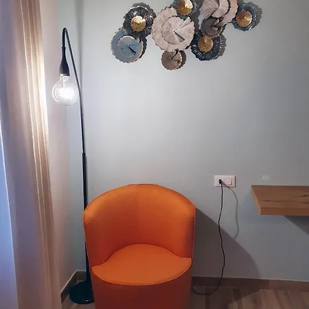 La Lampara Oda ve Kahvaltı Sirmione