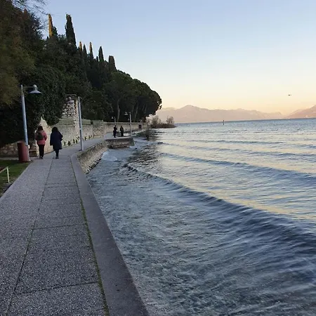 Oda ve Kahvaltı La Lampara *